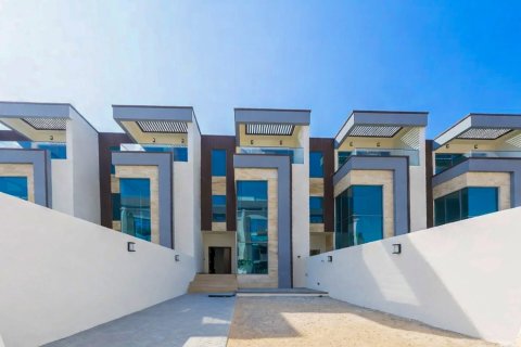 4 bedrooms Villa in Dubai, UAE No. 185079 19