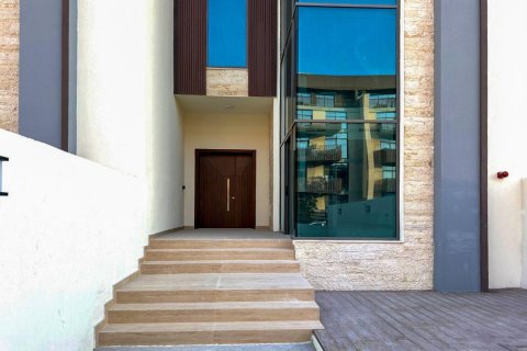 4 bedrooms Villa in Dubai, UAE No. 185079 17
