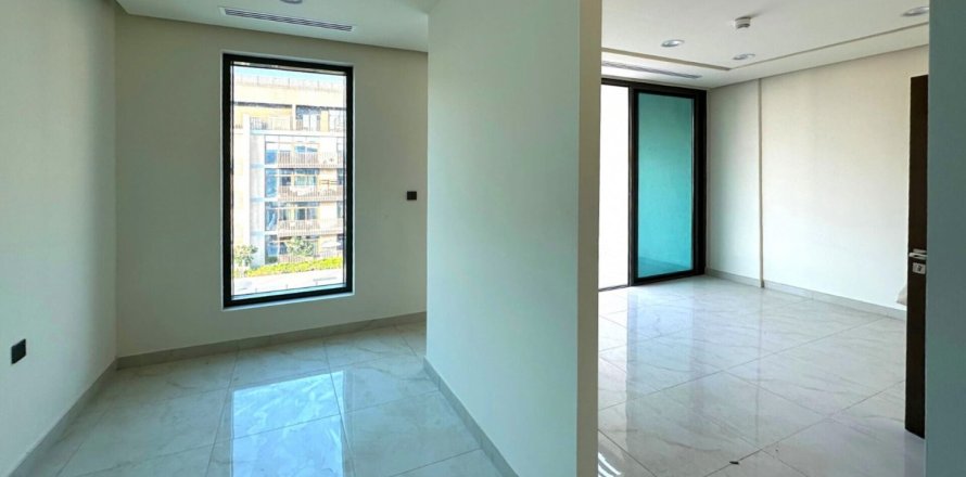 4 bedrooms Villa in Dubai, UAE No. 185079