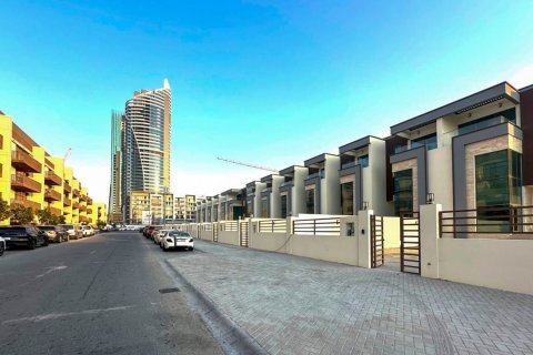 4 bedrooms Villa in Dubai, UAE No. 185079 20