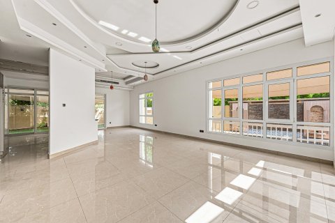 Villa de 5 chambres à Hacienda, UAE No. 202492
