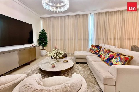 3 bedrooms Apartment in Dubai, UAE No. 213179 12