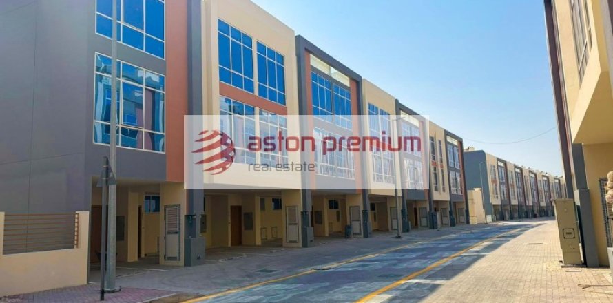 4 غرف نوم تاون هاوس في مجمع دبي للاستثمار, الإمارات العربية المتحدة رقم 213729