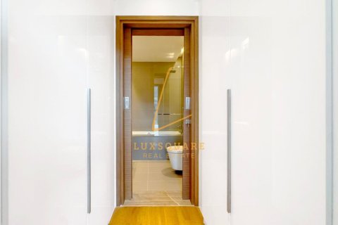 1 bedroom Apartment in Al Wasl, UAE No. 211174 13