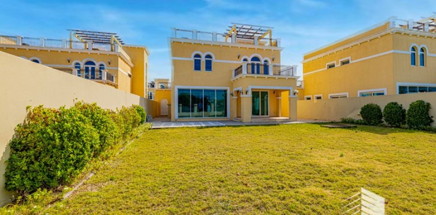 Villa de 4 chambres à Legacy Nova Villas, UAE No. 14577
