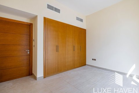 Villa de 4 dormitorios en Legacy Nova Villas, UAE No. 14577 13