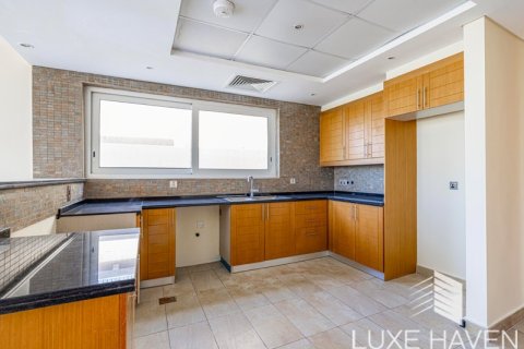 Villa de 4 dormitorios en Legacy Nova Villas, UAE No. 14577 8