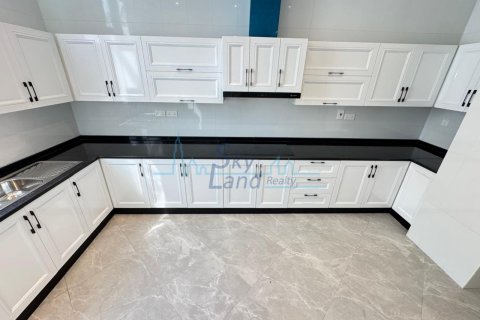 Villa de 6 dormitorios en Jumeirah, UAE No. 125078 5