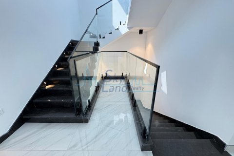 Villa de 6 dormitorios en Jumeirah, UAE No. 125078 4