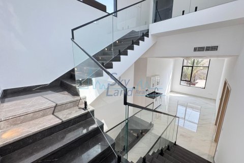 Villa de 6 dormitorios en Jumeirah, UAE No. 125078 3