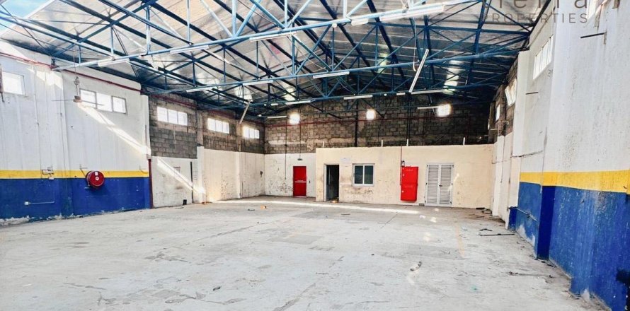 696.8m² Warehouse in Deira, UAE No. 48820
