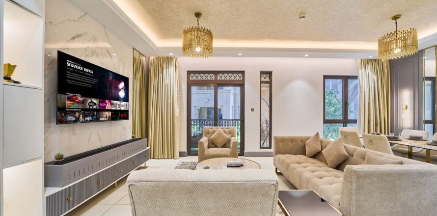 Apartment de 2 dormitorios en Old Town, UAE No. 145189