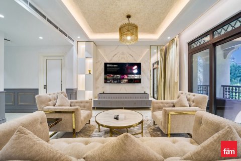 Apartment de 2 dormitorios en Old Town, UAE No. 145189 3