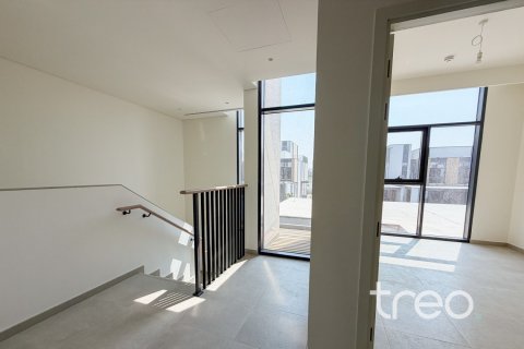 3 bedrooms Villa in Mudon, UAE No. 220877 9