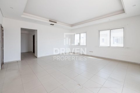 Villa de 6 dormitorios en Dubai, UAE No. 218420 4
