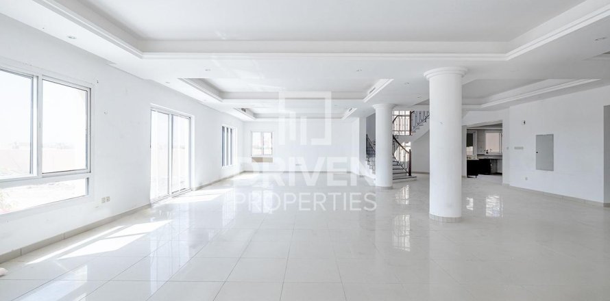 Villa de 6 dormitorios en Dubai, UAE No. 218420