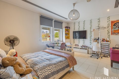 Villa de 4 chambres à Regional, UAE No. 14415 24