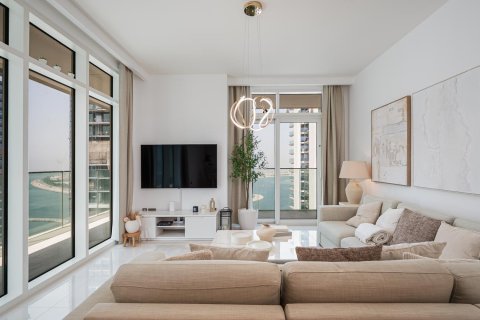 Квартира с 2 спальнями в EMAAR Beachfront, ОАЭ №218889