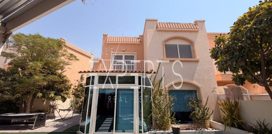 Вилла с 4 спальнями в Al Reef, ОАЭ №224041