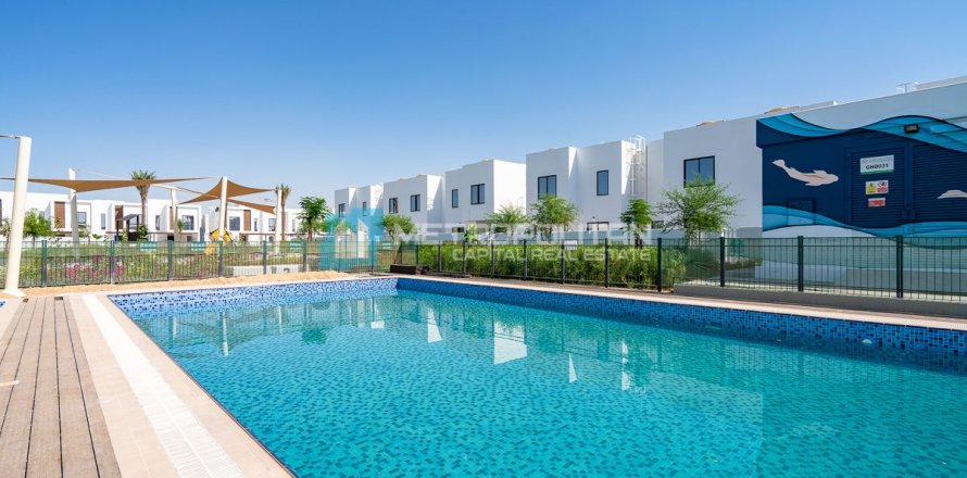 Townhouse de 3 chambres à Al Ghadeer, UAE No. 119352