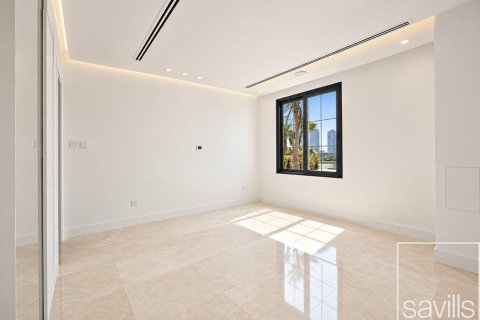 Вилла с 4 спальнями в Jumeirah Islands, ОАЭ №213998 25