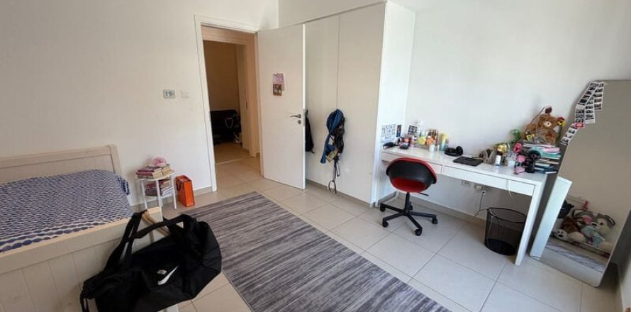 Apartment de 3 dormitorios en Zahra Apartments, UAE No. 170550