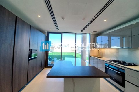 Villa de 4 chambres à Abu Dhabi, UAE No. 149950 6