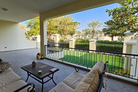 4 bedrooms Townhouse in Ras Al Khaimah, UAE No. 183599 4