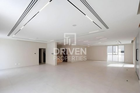 4 bedrooms Villa in Jumeirah, UAE No. 212758 10
