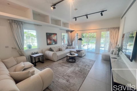 Вилла с 3 спальнями в Jumeirah Village Triangle, ОАЭ №214046 3