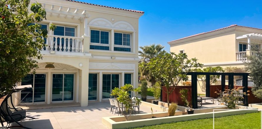 Вилла с 3 спальнями в Jumeirah Village Triangle, ОАЭ №214046