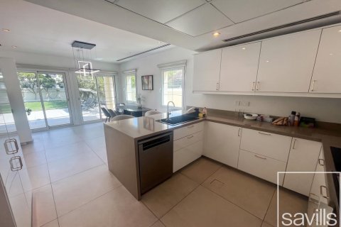 Вилла с 3 спальнями в Jumeirah Village Triangle, ОАЭ №214046 5