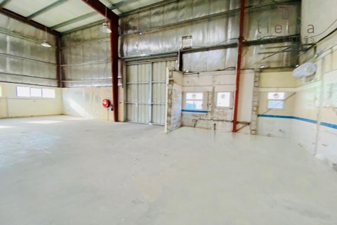 1300.6m² Warehouse in Ras Al Khor, UAE No. 22589 3