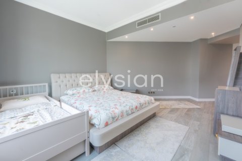 Appartement de 3 chambres à Shoreline Apartments, UAE No. 64923 4