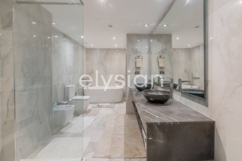 Appartement de 3 chambres à Shoreline Apartments, UAE No. 64923 10