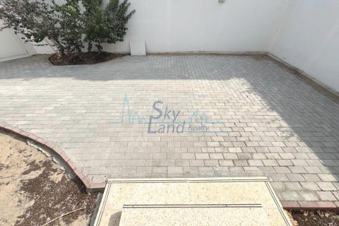 Villa de 4 dormitorios en Umm Suqeim, UAE No. 118029 18