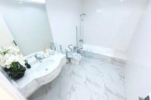 Villa de 4 dormitorios en Umm Suqeim, UAE No. 118029 3