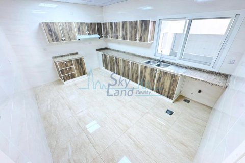 Villa de 4 dormitorios en Umm Suqeim, UAE No. 118029 10