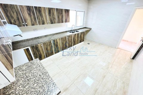 Villa de 4 dormitorios en Umm Suqeim, UAE No. 118029 11