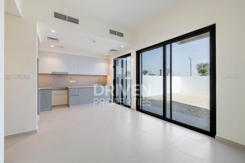 3 bedrooms Villa in EMAAR South, UAE No. 192526 3