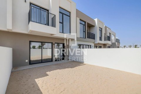 3 bedrooms Villa in EMAAR South, UAE No. 192526 17