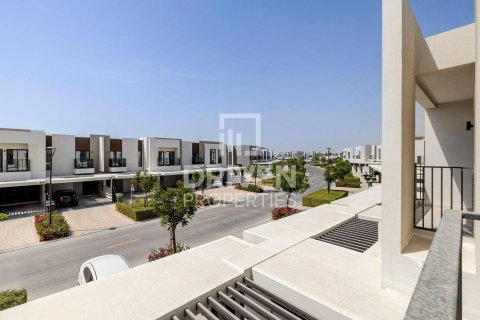 3 bedrooms Villa in EMAAR South, UAE No. 192526 21