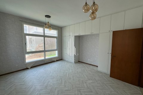 Вилла с 4 спальнями в Халифа-Сити, ОАЭ №37662 4