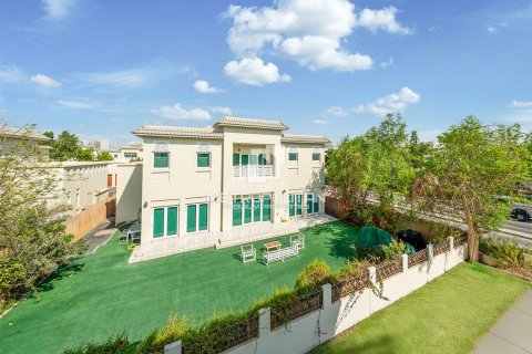 Villa de 4 chambres à North Village, UAE No. 129074 17