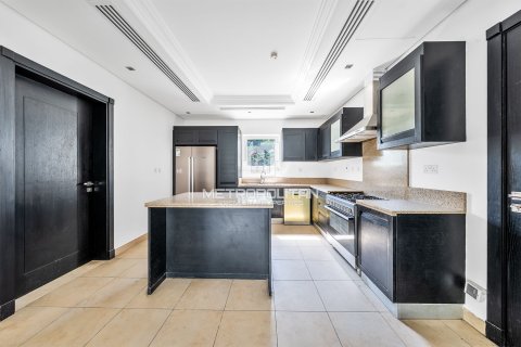 Villa de 4 chambres à North Village, UAE No. 129074 5