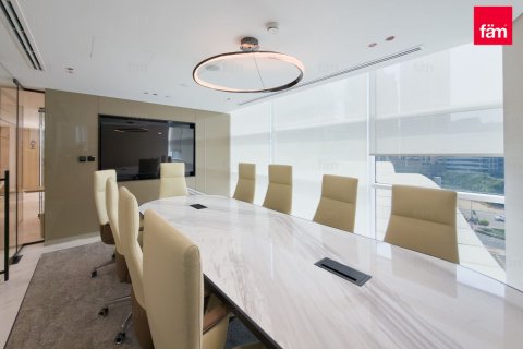 156.1m² Office in Dubai, UAE No. 186259 3