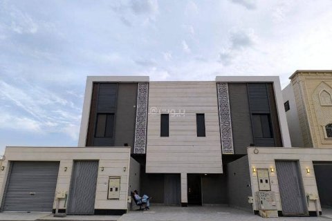 4 bedrooms Apartment in Riyadh, Saudi Arabia No. 60289