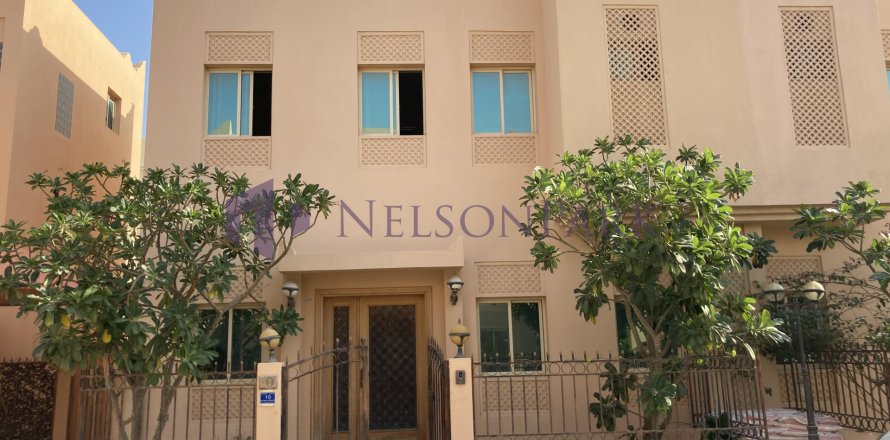 4 غرف نوم فيلا في الدوحة, Qatar رقم 58250