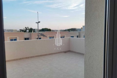 Вилла с 5 спальнями в Al Reef, ОАЭ №34731