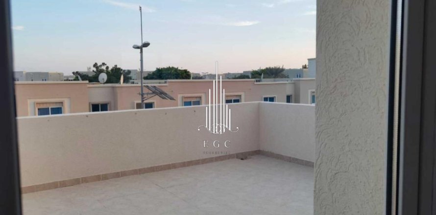 Villa de 5 chambres à Al Reef, UAE No. 34731